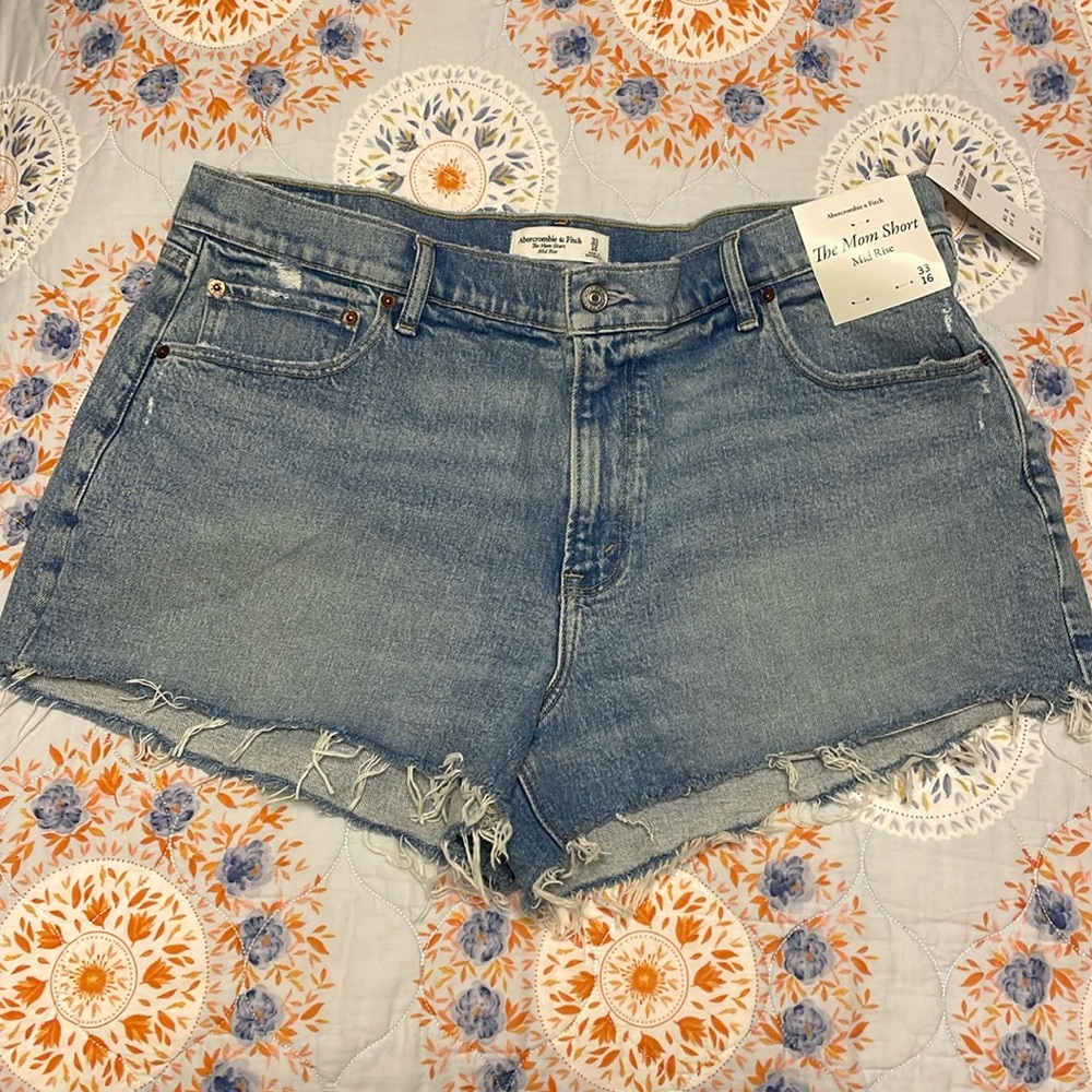 The Mom Short Mid Rise Denim Jean Shorts
